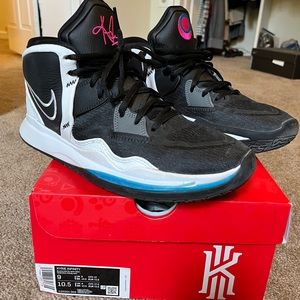 Kyrie Infinity size 9 basketball shoes